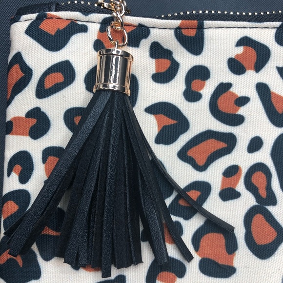 Leopard print pouch clutch accessory bag - Picture 6 of 12
